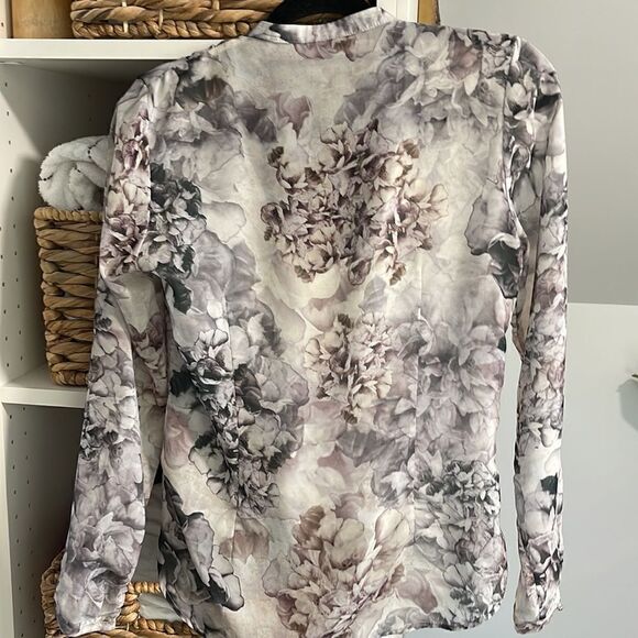 EUC H&M Gray Flora V-Neck Wrap Blouse Size 6/S - Picture 8 of 9